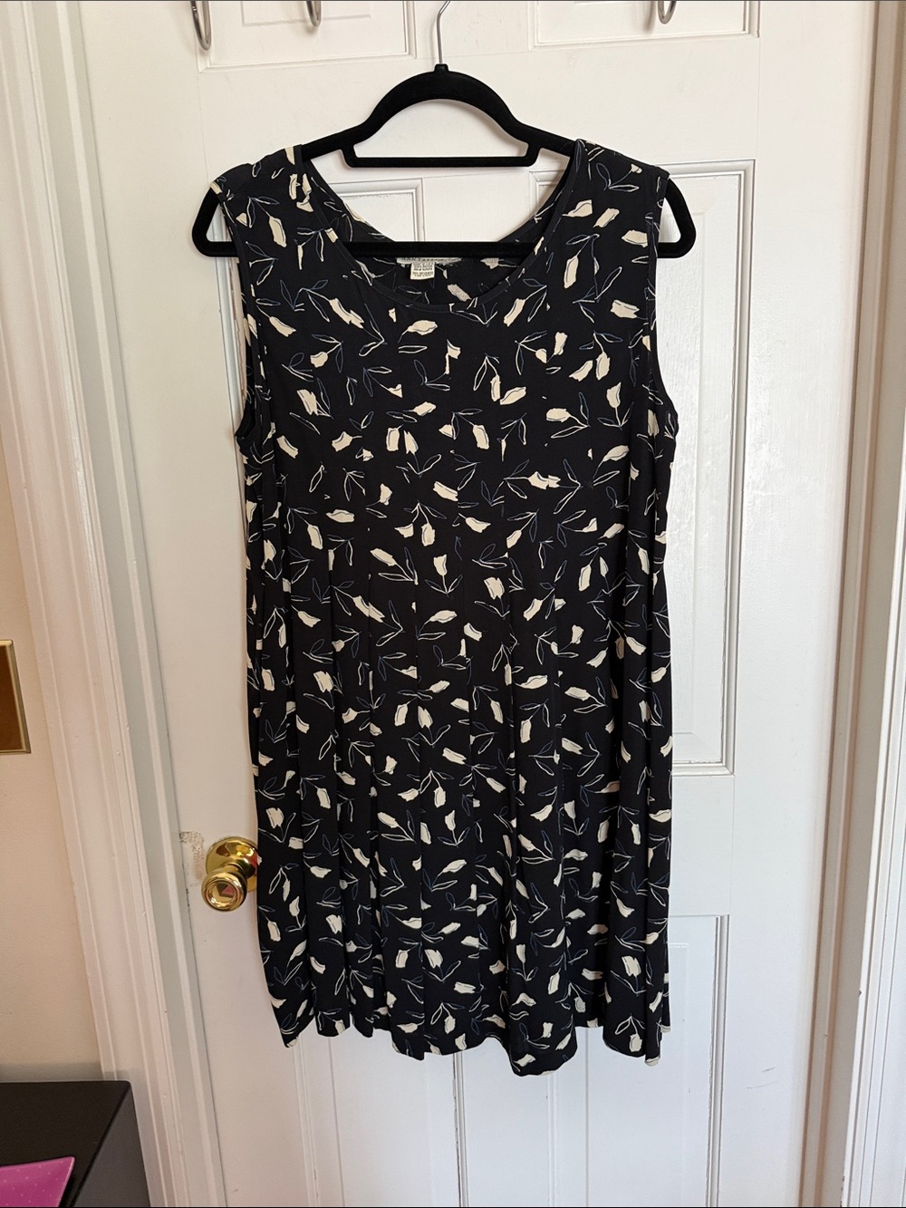 Ann Taylor Sleeveless Babydoll Pleated Navy Floral Swing Dress - Classic Casual
